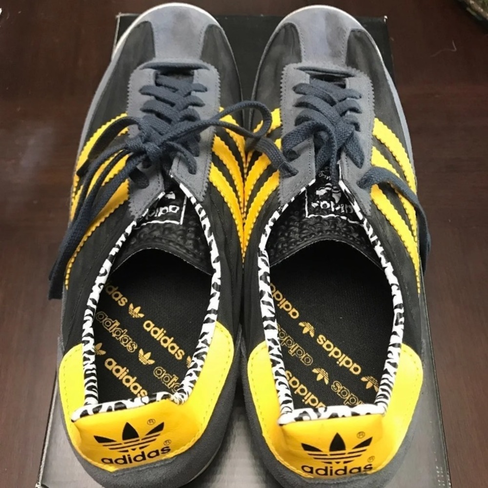 Adidas Originals Women’s Size 10 Like New